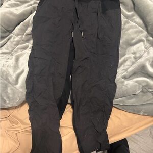 Women’s Lululemon Black Pants cropped